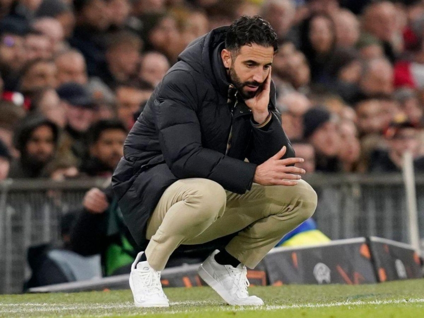 Chỉ có chiến thắng trước Chelsea mới giúp HLV Amorim trút bỏ phần nào những áp lực sau chuỗi thành tích kém ấn tượng gần đây